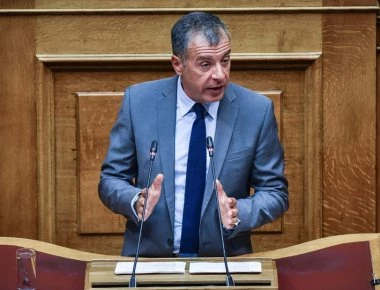 Θεοδωράκης: Ψήφο τώρα στους Έλληνες που ζουν στο εξωτερικό τώρα